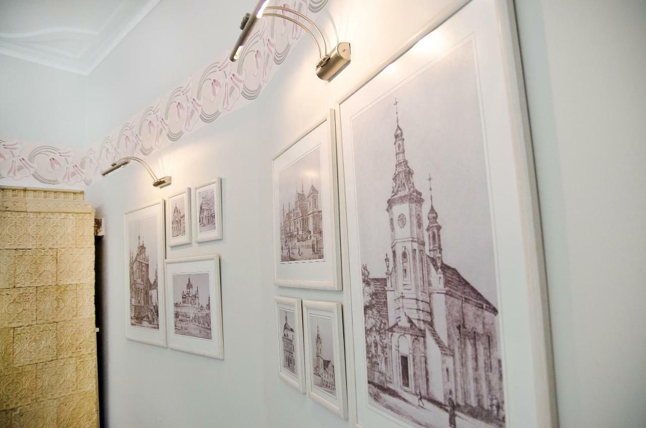 Deluxe Appartment In The City Center ลวีฟ ภายนอก รูปภาพ